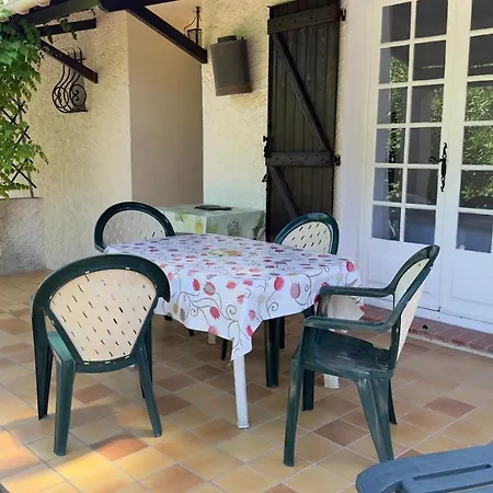 Entiere Au Calme Dans Village Provencal *